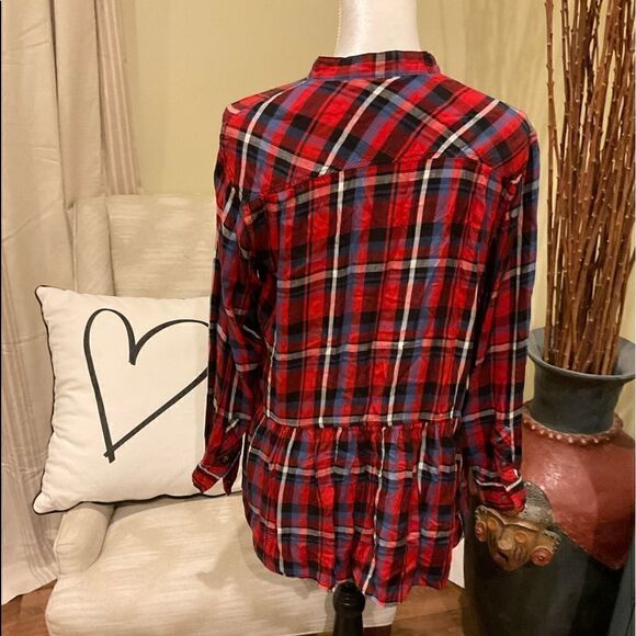 SUPERâSOFTâAritzia WilfredâFreeâPlaidâButtonâDownâTopââ¤ď¸ - Picture 2 of 6